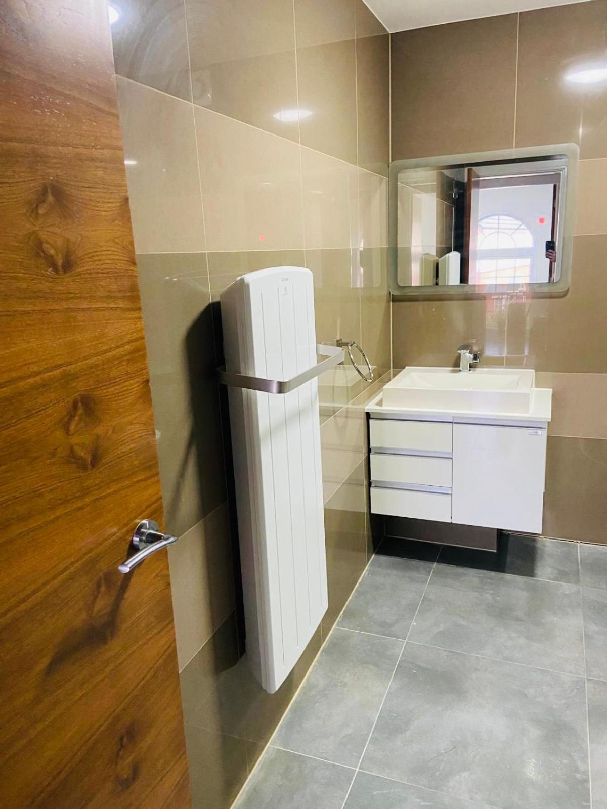 Modern Flat With Free Parking Close To Birmingham Centre Esterno foto