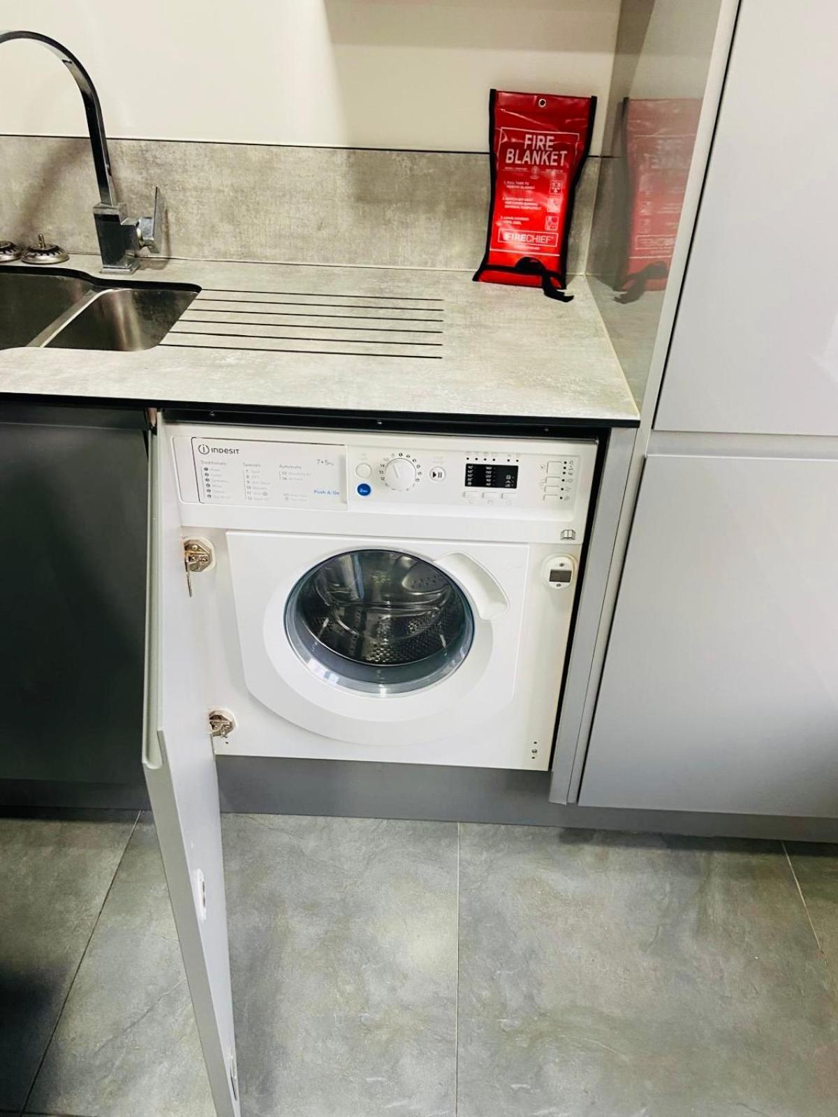 Modern Flat With Free Parking Close To Birmingham Centre Esterno foto